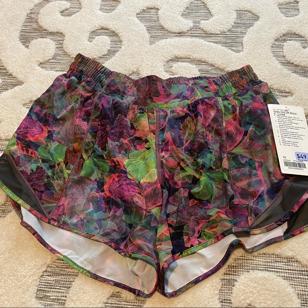 Lululemon New Size 10 LR Hotty Hot shorts. Check out all my Lulu!